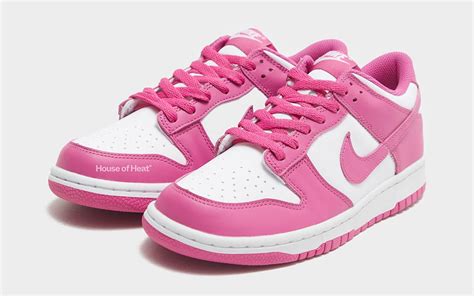 hot pink nike dunks women.